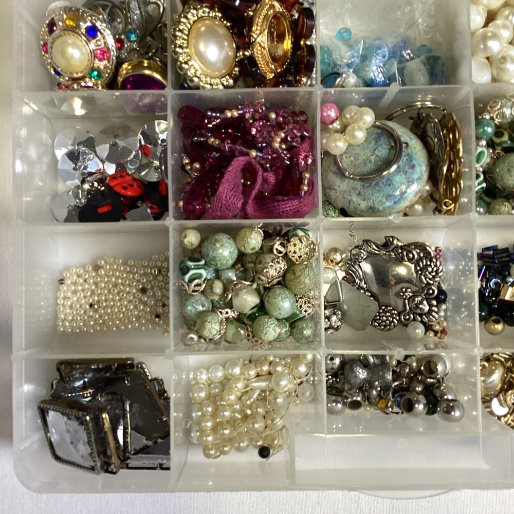 Bulk Jewelry Making Lot Beads Charms Findings Craft Supplies Case - Picture 3 of 5